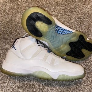 Jordan 11 Legend Blue